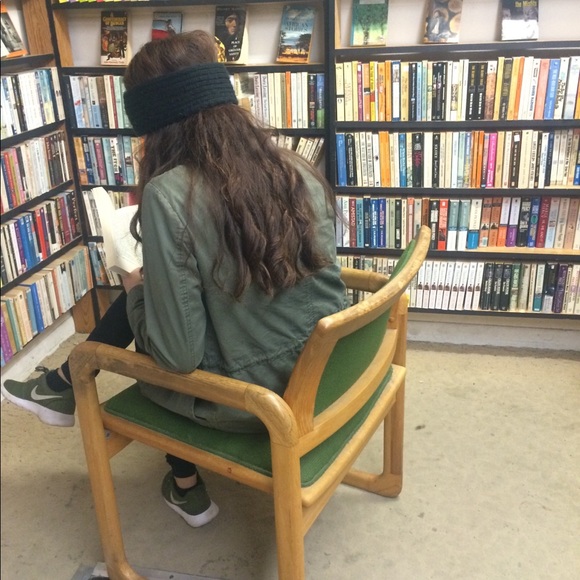 Meet your Posher, Via justine - Picture 1 of 1